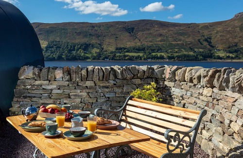 Garve Cabin | Family Luxury pod - stunning loch view and access