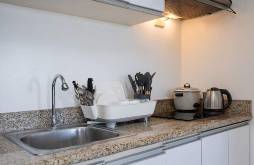 Lahug Apartment | Furnished 1BR | City View, WiFi, Netflix and Pool