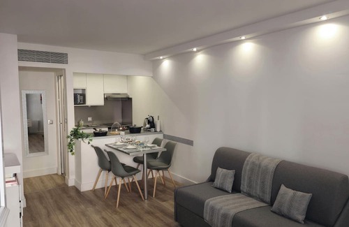 Faubourg de l'Arche Apartment | Suite Prestige Paris - La Défense Balcony-Terrace