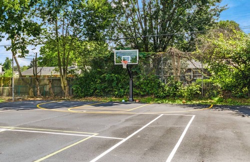 Northwest Columbus Apartment | Hancock - Near OSU Riverside w Tennis Court & Swimming Pool