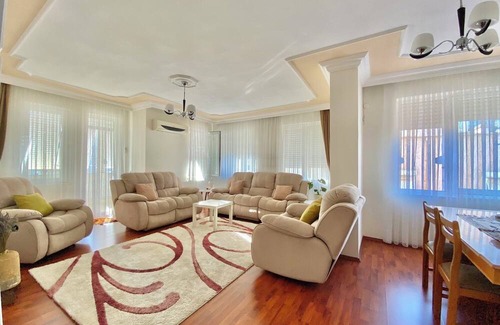 Konyaalti Apartment | Elegant, Spacious Pvt Room, Near Konyaaltı Beach with Sunset Views
