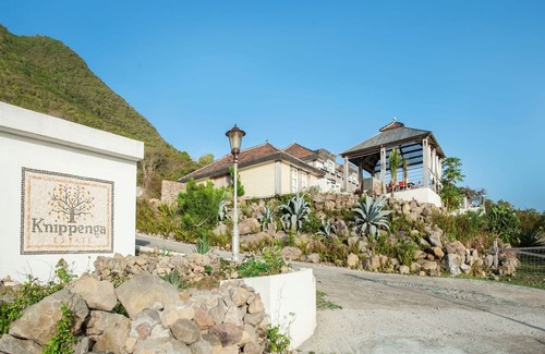 Oranjestad Villa | Villa L’Oasis: A luxurious Bali-style villa in St. Eustatius.