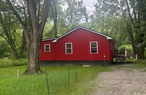 Middlesex House | Charming River Retreat in Naples Ny