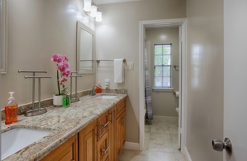 Kenner - Louis Armstrong International Airport Bed & Breakfast | Voodoo Vibes Villa - Family Favorite and comfort