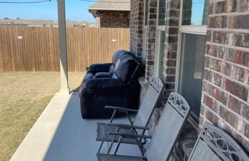 Krum House | 1 bedroom with queen size bed and share bathroom so one guest per room