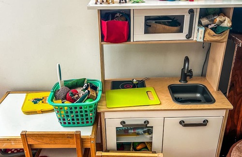 Irving Park House | Spacious Family Haven- Working Space and Kid Space