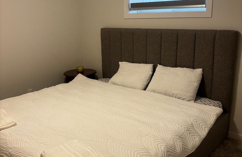Airdrie House | New Basement Suite in Airdrie Near Calgary Airport with Private Entrance
