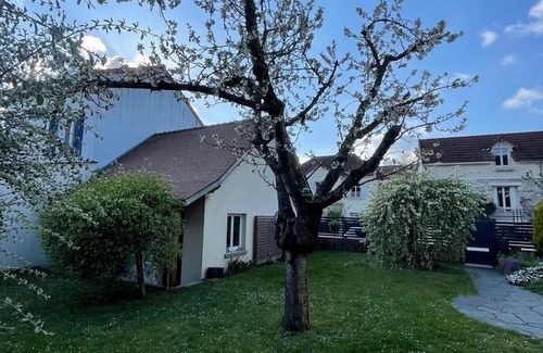 Saint-Leu-la-Foret Cottage | Gite Saint-Leu-la-Forêt, 3 bedrooms, 5 persons