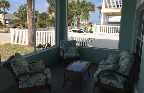 New Smyrna Beach House | Charming 2-bedroom house in amazing New Smyrna Beach with AC, WiFi
