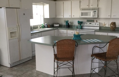 New Smyrna Beach House | Charming 2-bedroom house in amazing New Smyrna Beach with AC, WiFi