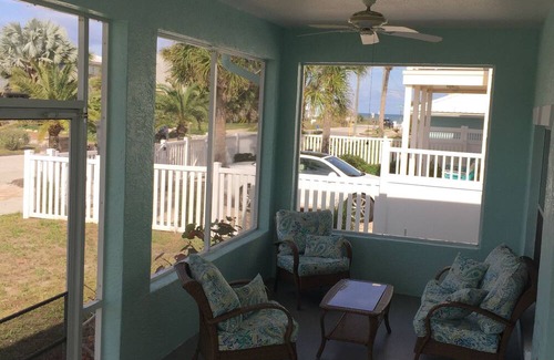 New Smyrna Beach House | Charming 2-bedroom house in amazing New Smyrna Beach with AC, WiFi
