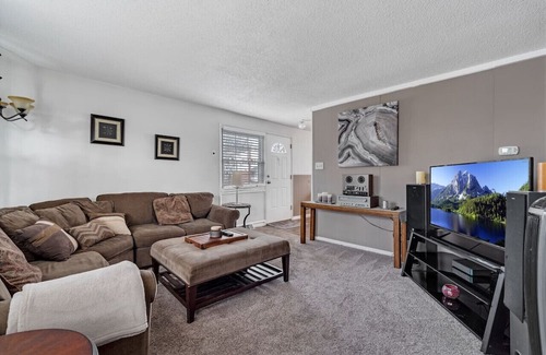 Swarthmorewood House | Cozy 2B/1B by Swarthmore w Driveway!