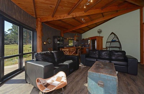 South Bruny House | Taylors Bay Cottage ~unique design!