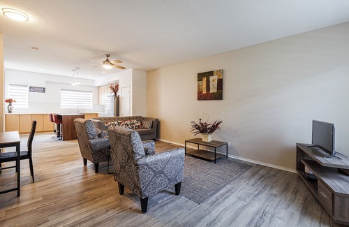 Evanston House | Elegant 4-Bedroom Home in a Quiet and Peaceful Community | Free Parking