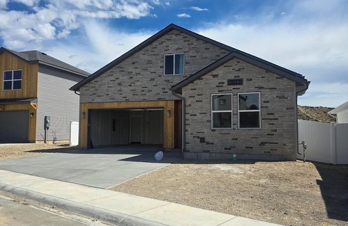 Elko House | #18 5-bedroom, 3bath, 2 garage House in terrific Elko near Walmart
