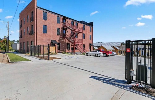 Greater Belhaven Apartment | Haven Loft At Belhaven Town Center Room 201