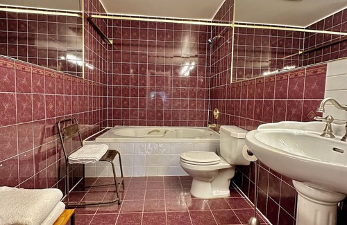 Gananoque Apartment | Art House - apartment in Gananoque