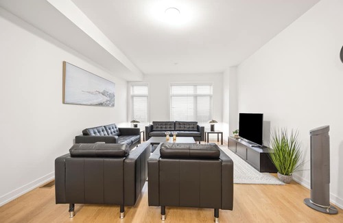 Dorset Park House | BrandNew 1-Bedroom Suite with 4-piece en-suite bath: SPRUCE, Toronto, ON, Canada