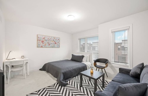 Dorset Park House | BrandNew 1-Bedroom Suite with 4-piece en-suite bath: SPRUCE, Toronto, ON, Canada
