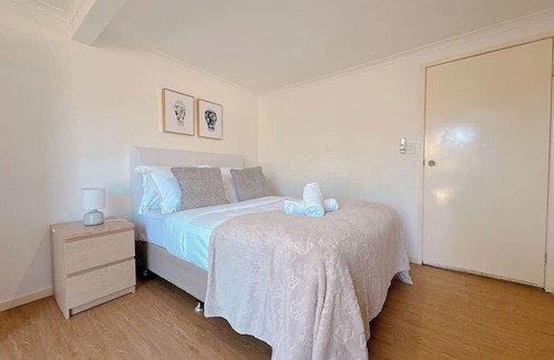 Sunnybank Hills Apartment | Comfy unit near Garden city Westfield w/Parking