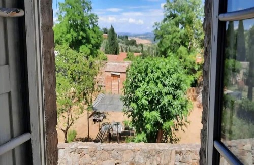 San Quirico d'Orcia House | The House of Two Vines