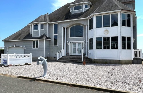 South Seaside Park House | Water Front Spacious 5-bedroom house with WiFi, AC in beautiful Seaside Park