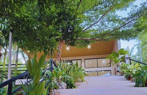 San Francisco Island House | Balcon: Your Cozy Camotes Island Escape