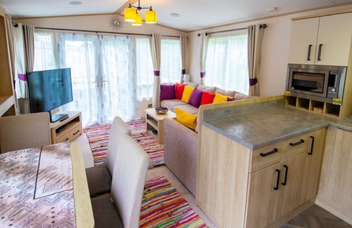 Hastings RV Rental | HO58B Coghurst Hall Hastings