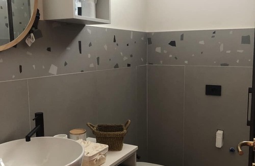 Lonigo Apartment | Apartment 'Il Piccolo Scrigno' with Wi-Fi and Air Conditioning