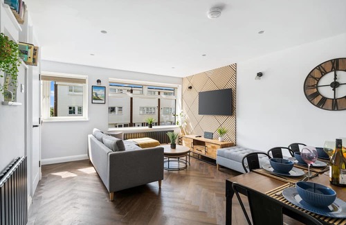 Seaford House | Luxury coastal stay, steps away from Seaford Beach