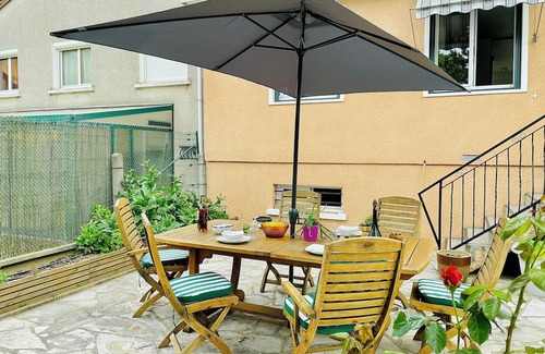 Le Blanc-Mesnil House | 2-bedroom house in enchanting Le Blanc-Mesnil with AC, WiFi, fitness room
