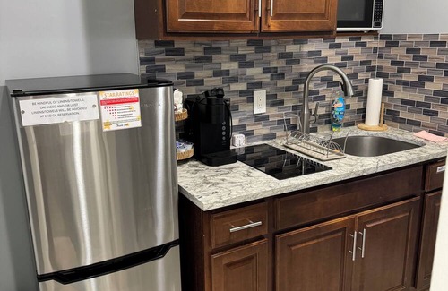 Fort Lauderdale Apartment | Charming studio suite in phenomenal Fort Lauderdale with private entrance