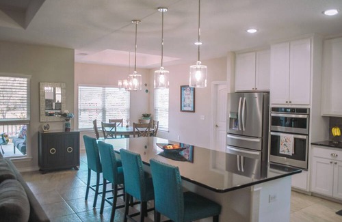 Oatmeal House | Hill Country Heaven 4 acres/ 3 BR 2.5 B with a pool and amazing views!