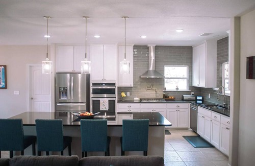 Oatmeal House | Hill Country Heaven 4 acres/ 3 BR 2.5 B with a pool and amazing views!