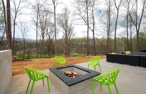 Afton House | The Treehouse at Williams Creek: Hot Tub + 10 Acres + Close to Wineries