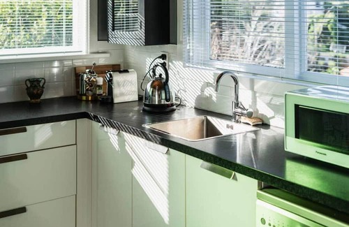 Dunedin House | Character Cottage on Aotea