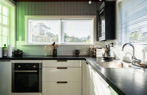 Dunedin House | Character Cottage on Aotea