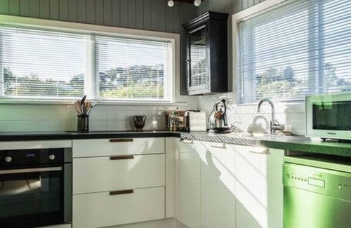 Dunedin House | Character Cottage on Aotea