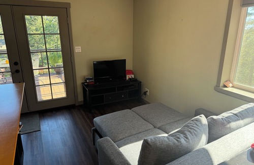 Ashland Apartment | Getaway on Mountain Avenue