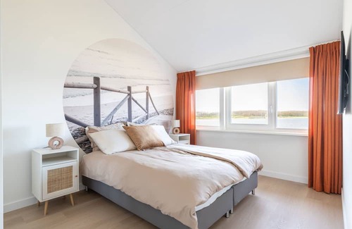 Municipality of Hollands Kroon House | Beachhouse Wadmeer. Kom tot Rust aan het Water!