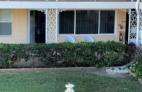 St. Pete Beach Condo | Cozy 1-bedroom condo in amazing St. Pete Beach with AC, WiFi, with pool