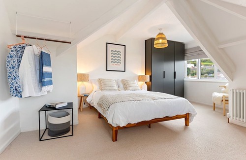 Flushing House | Waterside house with sea views