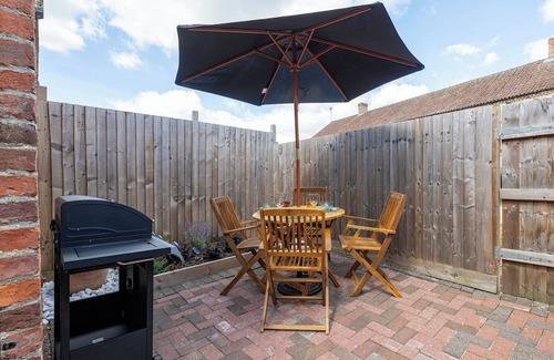 Glentham Cottage | Discover Lincolnshire with a quaint cottage stay.