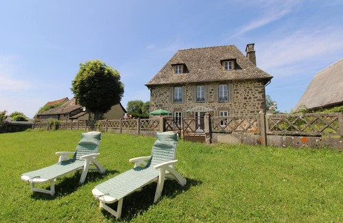 Teissieres-de-Cornet Cottage | Gite Teissières-de-Cornet, 2 bedrooms, 5 persons