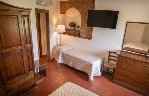 Spello Villa | Emerald Apt City Center