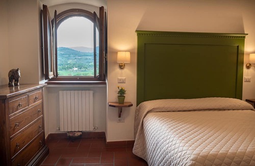 Spello Villa | Emerald Apt City Center