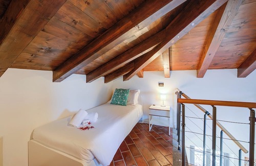 Arona Villa | La Voce Del Lago Pied Dans L' Eau