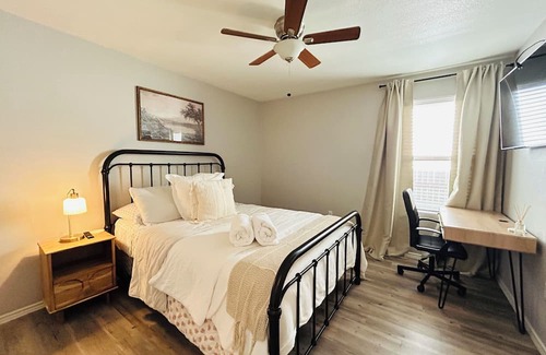 Buda House | Cozy room by Austin & Pool Access