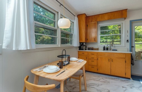 Asheville House | New! Cozy 2-Bedroom Home in Asheville - 10 min from Downtown!