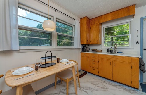 Asheville House | New! Cozy 2-Bedroom Home in Asheville - 10 min from Downtown!